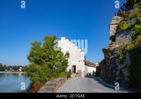Austria, Austria superiore, Scharding, Promenade lungo il fossato del castello Foto Stock