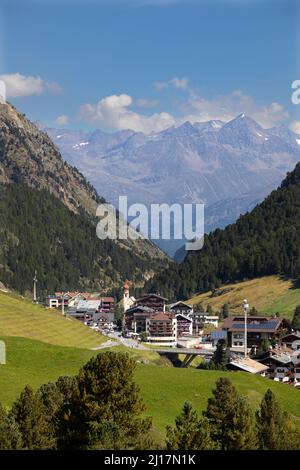 Austria, Tirolo, Solden, Venter tal alla luce del sole Foto Stock