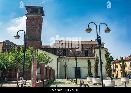 Collegno,Italia,Europa - 21 luglio 2019 : l'esterno della Chiesa di San Lorenzo Foto Stock