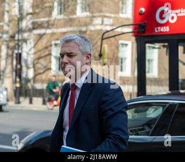 Londra, Regno Unito. 23rd Mar 2022. Stephen Barclay MP, Downing Street Chief of staff, arriva al gabinetto London UK Credit: Ian Davidson/Alamy Live News Foto Stock