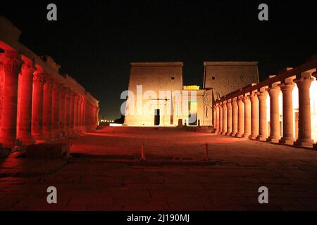 Tempio di Filaeilluminato di notte Foto Stock