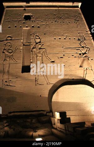 Tempio di Filaeilluminato di notte Foto Stock