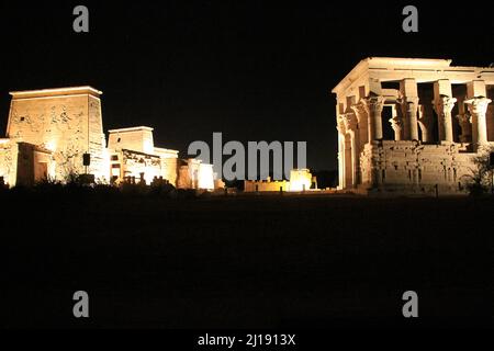 Tempio di Filaeilluminato di notte Foto Stock