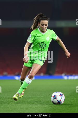 Londra, Inghilterra, 23rd marzo 2022. Dominique Janssen della VFL Wolfsburg durante la partita della UEFA Womens Champions League all'Emirates Stadium di Londra. Il credito d'immagine dovrebbe leggere: David Klein / Sportimage Credit: Sportimage/Alamy Live News Foto Stock