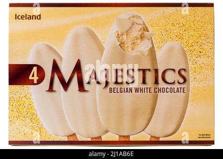 Scatola di Islanda Majestics Belga gelato al cioccolato bianco isolato su sfondo bianco Foto Stock