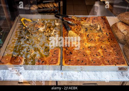 Sicky Buns Fitzbillies Cambridge - Fitzbillies Cake Shop e Cafe Bridge Street Cambridge - Fittzbillies è famosa per i suoi Sticky Chelsea Buns Foto Stock