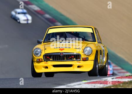 Jonnie Wheeler, MG BGT V8, Campionato BCV8, una gara di venti minuti, con MGB, MG C e MGBV8, di serie o modificati, Equipe Classic R. Foto Stock