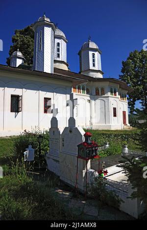 Kirche Biserica Parohiala bei Vranesti, Walachei, Rumänien / Chiesa Biserica Parohiala vicino Vranesti, Wallachia, Romania (Aufnahmedatum kann abweich Foto Stock