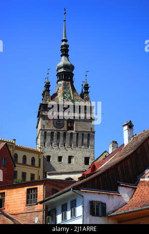 Der Stundturm, Turnul cu Ceas, Sighisoara, Schäßburg, Saxoburgum, im Kreis Mures in Siebenbürgen, Rumänien. Ihr Historisches Zentrum wurde 1999 zum Onu Foto Stock