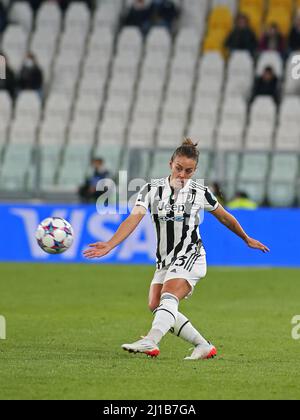 Torino, Italia. 23rd Mar 2022. Lisa Boattin (JUVENTUS WOMEN) durante la Juventus Women vs Olympique Lyonnais, UEFA Champions League Women football match a Torino, Italia, marzo 23 2022 Credit: Independent Photo Agency/Alamy Live News Foto Stock