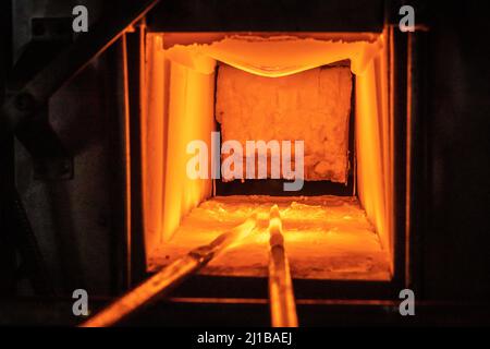 NICOLAS MARTIN'S GAS FORNO, ESPERTO METALWORKER, GOUVILLE, MESNIL-SUR-ITON, EURE, NORMANDIA, FRANCIA Foto Stock