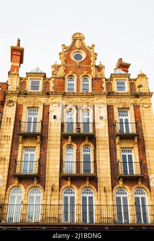 I marinai reali riposano la facciata di casa, il porto reale, Ramsgate, Kent, Inghilterra Foto Stock