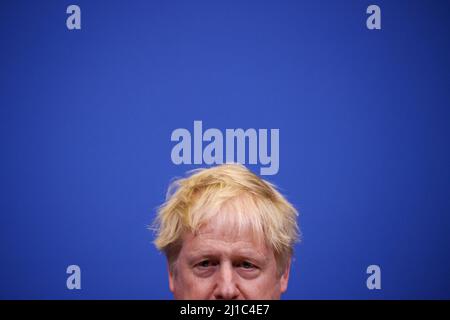 Il primo ministro Boris Johnson durante una conferenza stampa a seguito di un incontro speciale dei leader della NATO a Bruxelles, in Belgio. Data foto: Giovedì 24 marzo 2022. Foto Stock