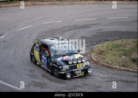 Primo piano di una Renault 5 GT Turbo nel 9 Lloret de Mar asfalto rally Foto Stock