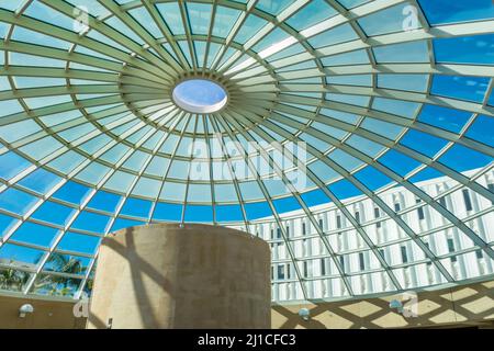 Edificio atrio nel campus della San Diego state University a San Diego, California, USA. Foto Stock