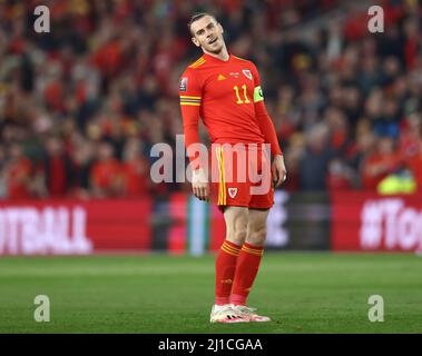 Cardiff, Galles, 24th marzo 2022. Gareth Bale del Galles reagisce durante la gara di qualificazione europea della Coppa del mondo FIFA 2023 al Cardiff City Stadium. Il credito dovrebbe essere: Darren Staples / Sportimage Foto Stock