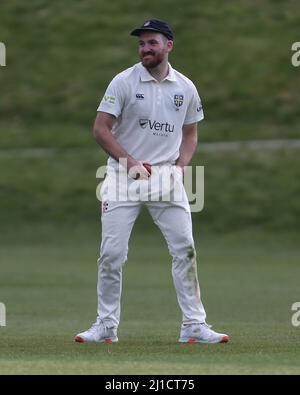 DURHAM CITY, REGNO UNITO. MAR 24TH. Ben Raine di Durham durante la partita di pre-stagione tra Durham MCCU e Durham County Cricket Club all'ippodromo di Durham City, giovedì 24th marzo 2022. (Credit: Mark Fletcher | MI News) Credit: MI News & Sport /Alamy Live News Foto Stock