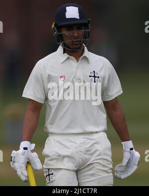 DURHAM CITY, REGNO UNITO. MAR 24th.Nikhil Gorantla della Durham University durante la partita di pre-stagione tra Durham MCCU e Durham County Cricket Club all'ippodromo di Durham City, giovedì 24th marzo 2022. (Credit: Mark Fletcher | MI News) Credit: MI News & Sport /Alamy Live News Foto Stock