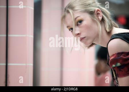 HUNTER SCHAFER in EUFORIA (2019), diretto da SAM LEVINSON. Credito: HOME BOX OFFICE (HBO) / Album Foto Stock