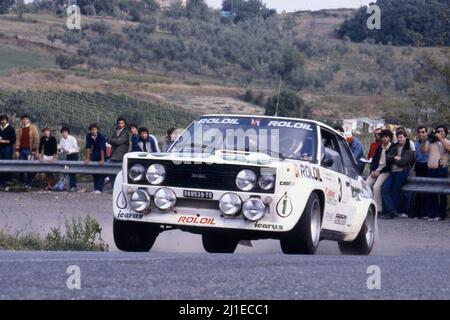 Adartico Vudafieri (ITA) Fabio Penariol (ITA) Fiat 131 Abarth GR4 Jolly Club 2nd posizione Foto Stock