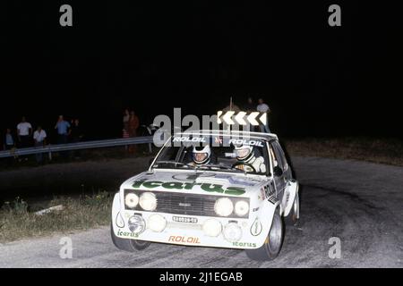 Adartico Vudafieri (ITA) Fabio Penariol (ITA) Fiat 131 Abarth GR4 Jolly Club Foto Stock
