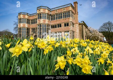 Astley Hall, Chorley nel sole primaverile. Foto di Paul Heyes, martedì 22 marzo 2022. Foto Stock