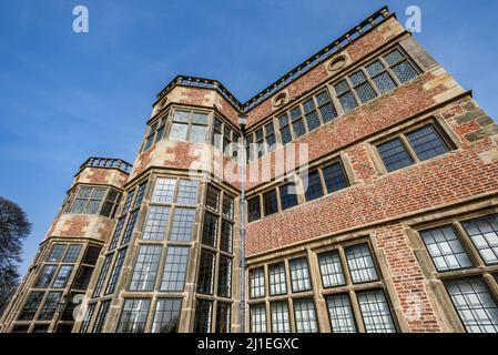 Astley Hall, Chorley nel sole primaverile. Foto di Paul Heyes, martedì 22 marzo 2022. Foto Stock