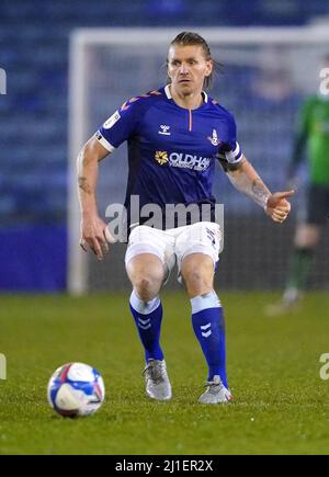 Foto d'archivio del 13-01-2021 di Carl Piergianni di Oldham Athletic. Oldham avrà a disposizione il capitano Carl Piergianni per la visita di Mansfield nella Sky Bet League due sabato. Data di emissione: Venerdì 25 marzo 2022. Foto Stock