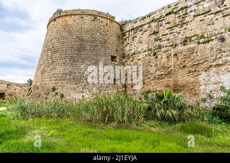 Mura della città di Famagosta. Gazimağusa, Repubblica turca di Cipro del Nord (TRNC) Foto Stock