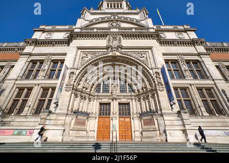 Esterno del V&A Grand Entrance Foto Stock