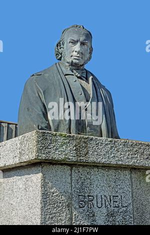 Una copia del busto di Baron Marochetti a Londra si trova nella Cornovaglia di Saltash. Ora lievemente martoriato e acciottolato regno di Isambard, il likene di Brunel Foto Stock