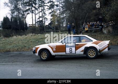 Bjorn Waldegard (SWE) Hans Thorszelius (SWE) Toyota Celica GR4 Toyota Team Europe Foto Stock