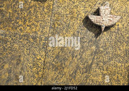 Moderna dove della Pace alla porta della Chiesa di Wartburg, Francoforte, Assia, Germania Foto Stock