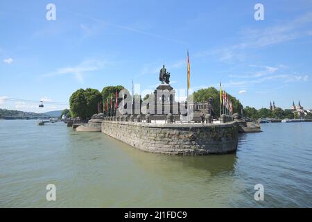 Deutsches Eck con il Reno e la Mosella a Coblenza, Renania-Palatinato, Germania Foto Stock