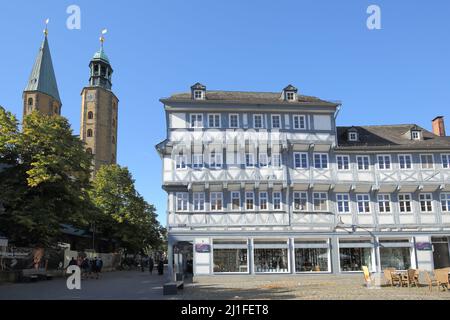 Schuhhof e Marktkirche a Goslar, bassa Sassonia, Germania Foto Stock