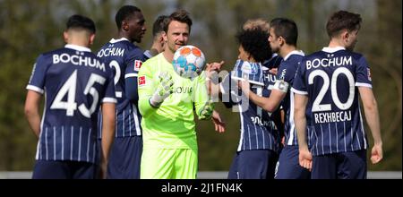 Bochum, Germania. 25th Mar, 2022. Primo : 25th marzo 2022, Fuvuball, 1st Bundesliga, stagione 2021/2022, Test match, VfL Bochum - Heracles Almelo Team, Bochum team con Manuel RIEMANN/dpa/Alamy Live News Foto Stock