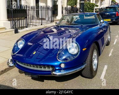 Rara Ferrari 275 GTB vista a Londra. Credit PatPhoto/Alamy Stock Foto Stock