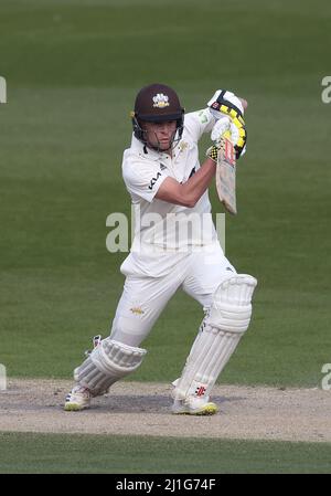 Hove, Regno Unito. 25th Mar 2022. Tom Lawes di Surrey batte durante la partita amichevole di 3 giorni tra Sussex e Surrey al Central County Ground 1st di Hove. 25th Marzo 2022 Credit: James Boardman/Alamy Live News Foto Stock