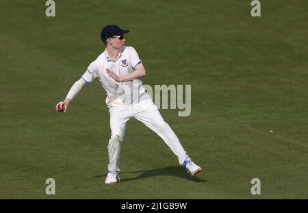 Hove, Regno Unito. 25th Mar 2022. Bertie Foreman di Sussex durante la partita amichevole di 3 giorni tra Sussex e Surrey al Central County Ground 1st di Hove. 25th Marzo 2022 Credit: James Boardman/Alamy Live News Foto Stock