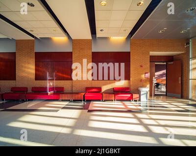 Arkansas, MAR 19 2022 - Sunny view of the H Tyndall Dickinson Hall of University of Arkansas Foto Stock