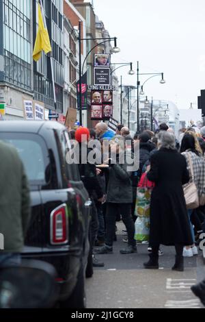 I partecipanti si riuniscono per un World Wide Rally for Freedom nel centro di Londra. Foto Stock