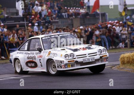 Jimmy McRae (GBR) Ian Grindrod (GBR) Opel Manta 400 GrB Foto Stock