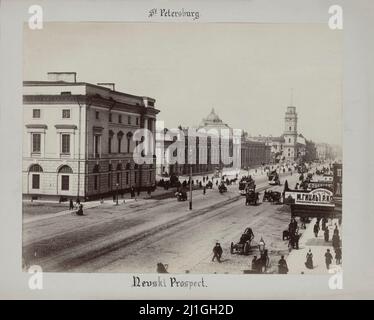 Foto d'epoca di Gostiny dvor, il grande magazzino del 18th secolo, sulla prospettiva Nevsky di San Pietroburgo. Impero russo. 1898 Foto Stock