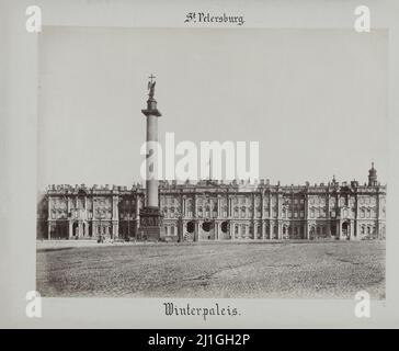 Foto d'epoca del 19th° secolo del Palazzo d'Inverno e della colonna di Alessandro a San Pietroburgo. Impero russo. 1898 il Palazzo d'Inverno fu la residenza ufficiale Foto Stock