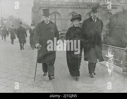 Foto d'archivio del Principe e della Principessa von Burov (Bernhard von Bülow) a Berlino. 1914 fu Bernhard Heinrich Karl Martin, Principe di Bülow (1849 – 1929) Foto Stock