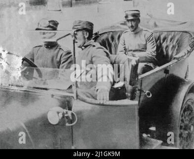 Foto d'archivio di Gabriele d'Annunzio come ufficiale di Bologna sulla strada verso il fronte. 1916 Foto Stock