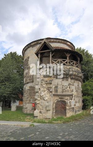 Storica torre con porta d'acqua a Halberstadt, Sassonia-Anhalt, Germania Foto Stock