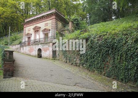 Serbatoio dell'acqua potabile all'ingresso dello Schlossberg a Friburgo, Baden-Württemberg, Germania Foto Stock