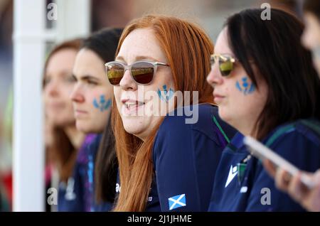 I tifosi scozzesi prima della partita delle sei Nazioni delle Donne TikTok al DAM Health Stadium di Edimburgo. Data foto: Sabato 26 marzo 2022. Foto Stock