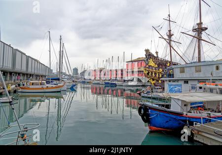 La nave Nettuno Vascello a Porto Antico a Genova, Liguria, Italia, Europa. 10th del marzo 2022 Foto Stock